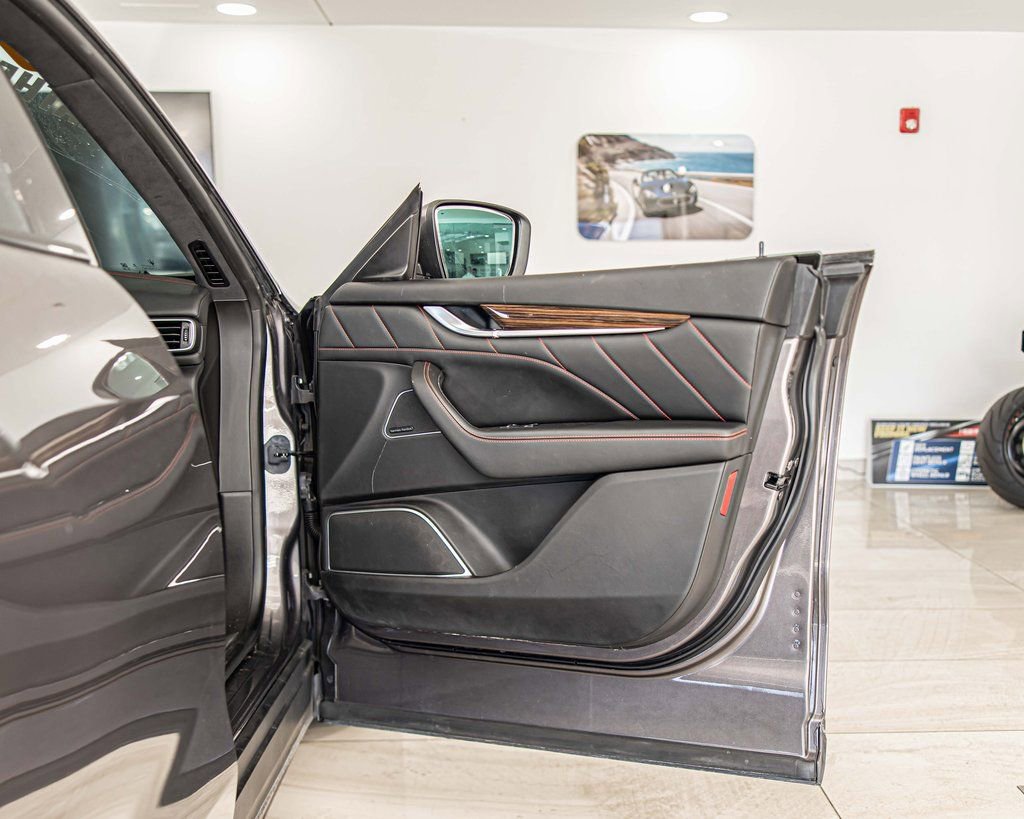 Used 2019 Maserati Levante S GranSport image 44