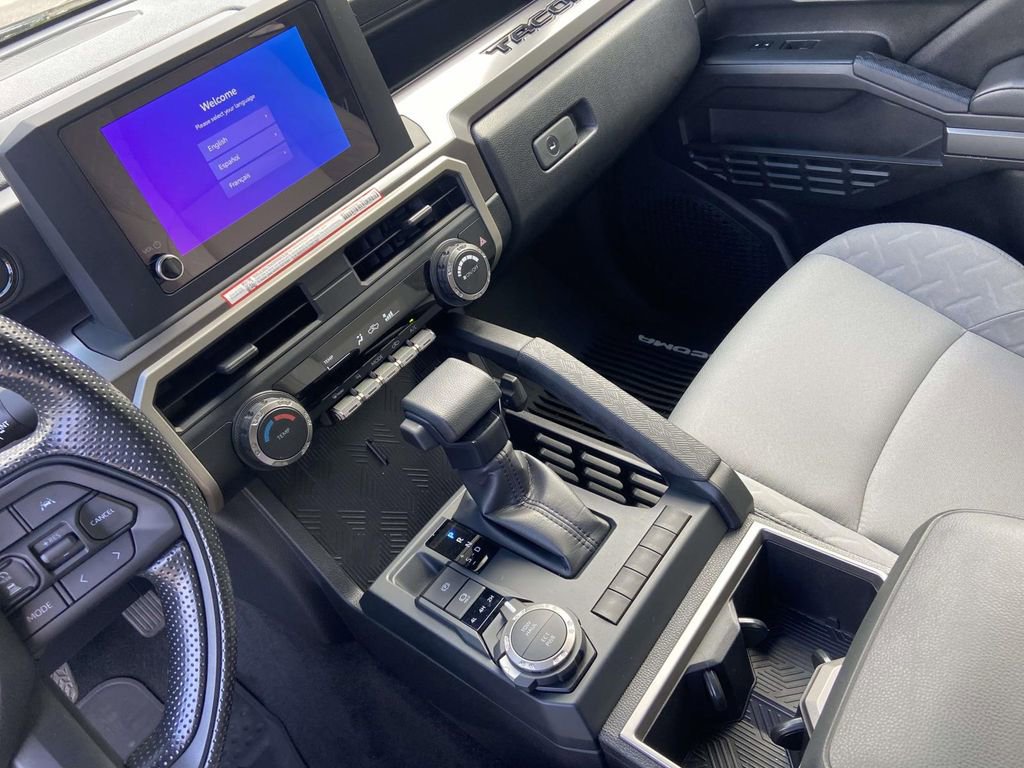 Used 2025 Toyota Tacoma SR5 AWD/4WD image 26