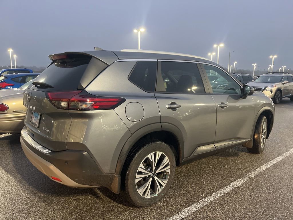 Used 2023 Nissan Rogue SV w/ SV Premium B Package image 2