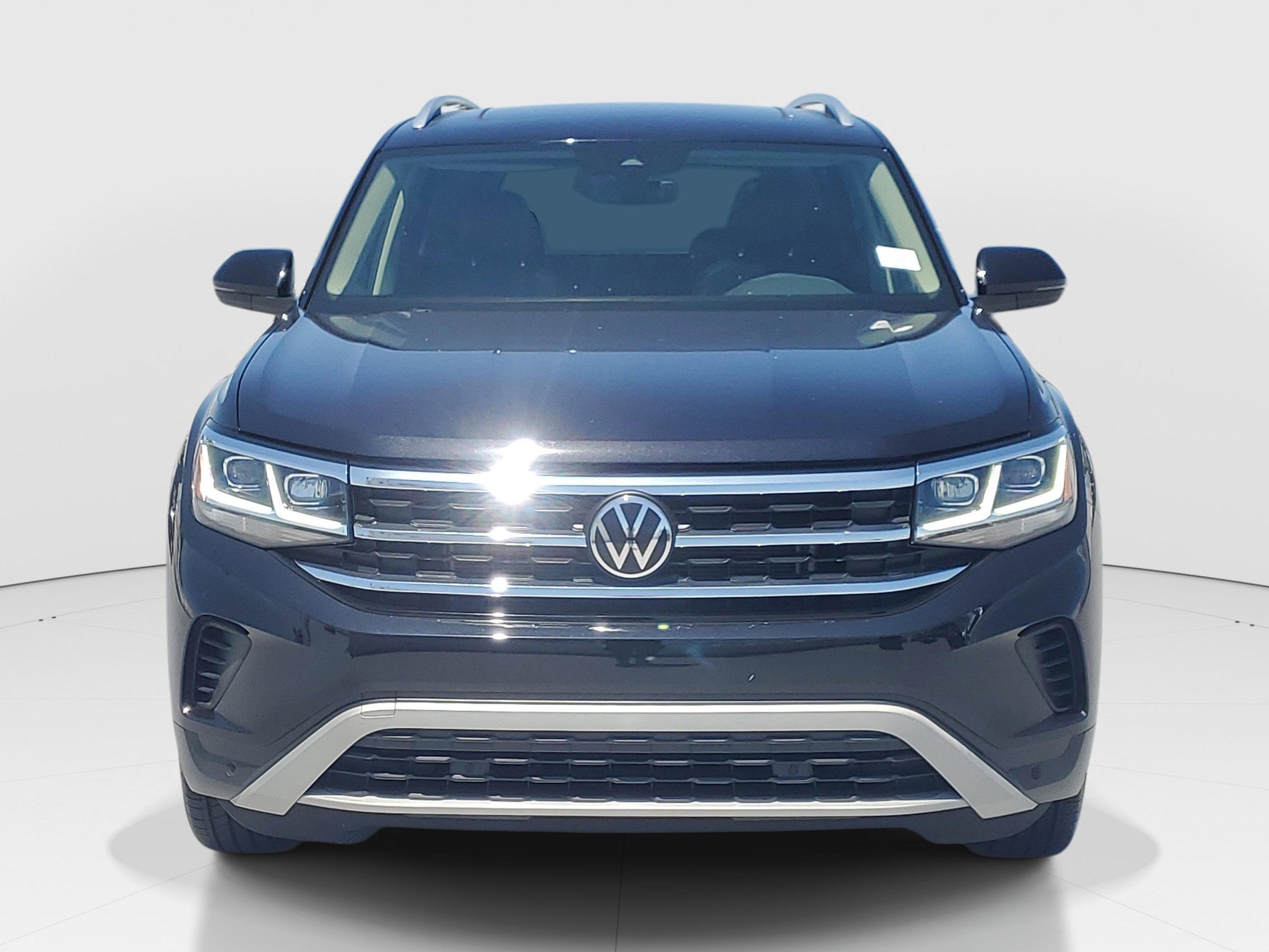 Used 2023 Volkswagen Atlas SEL AWD/4WD image 2