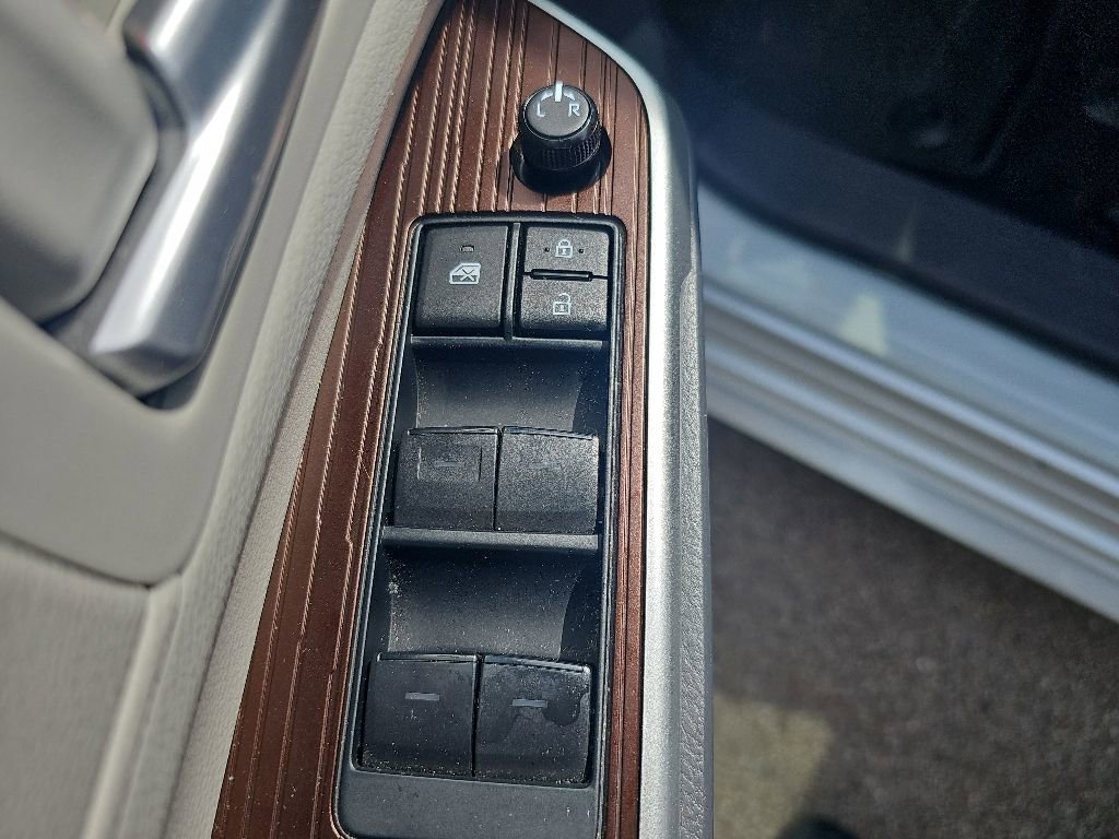 Used 2024 Toyota Sienna XLE AWD/4WD image 11