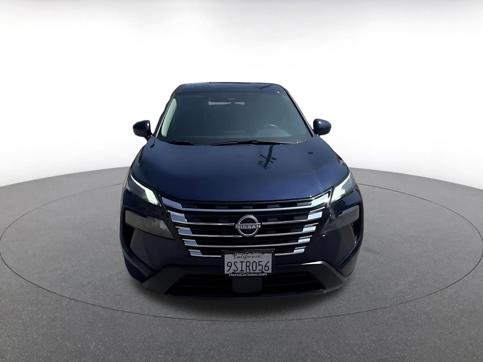 Used 2025 Nissan Rogue SV FWD image 4