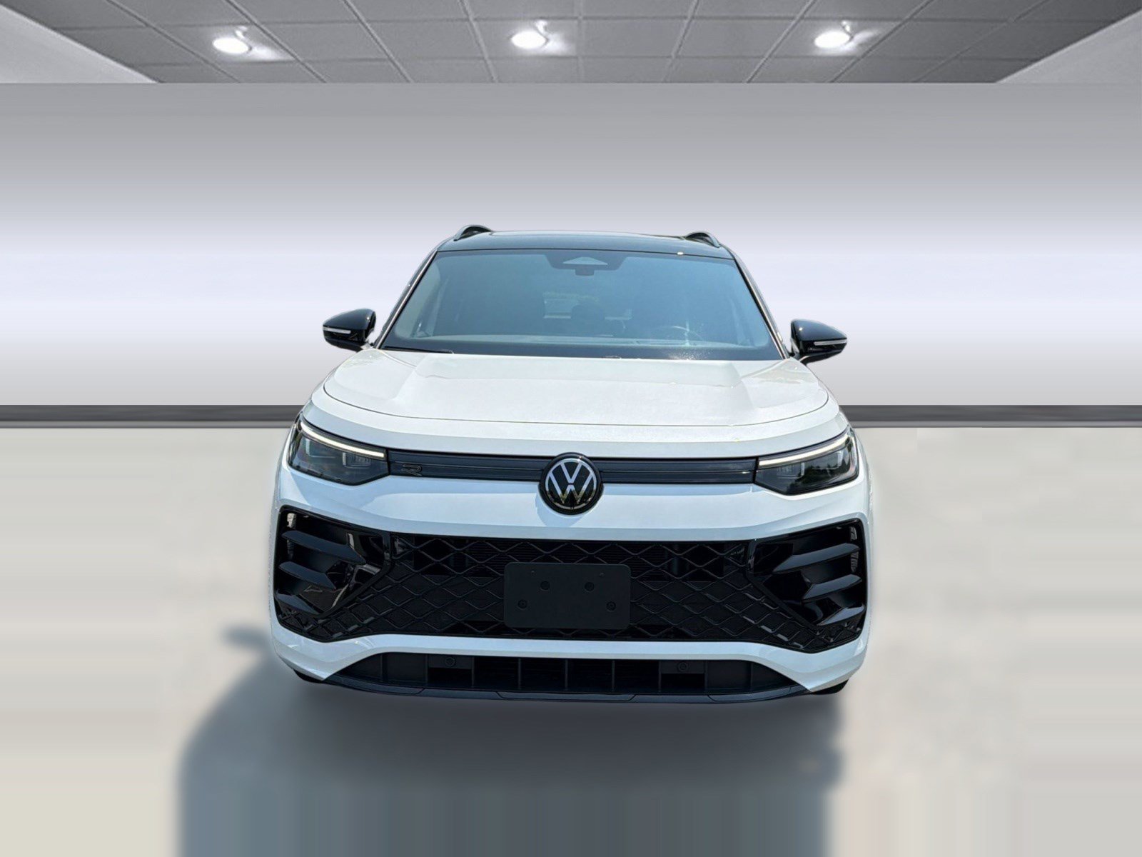 Used 2025 Volkswagen Tiguan SE R-Line FWD image 6