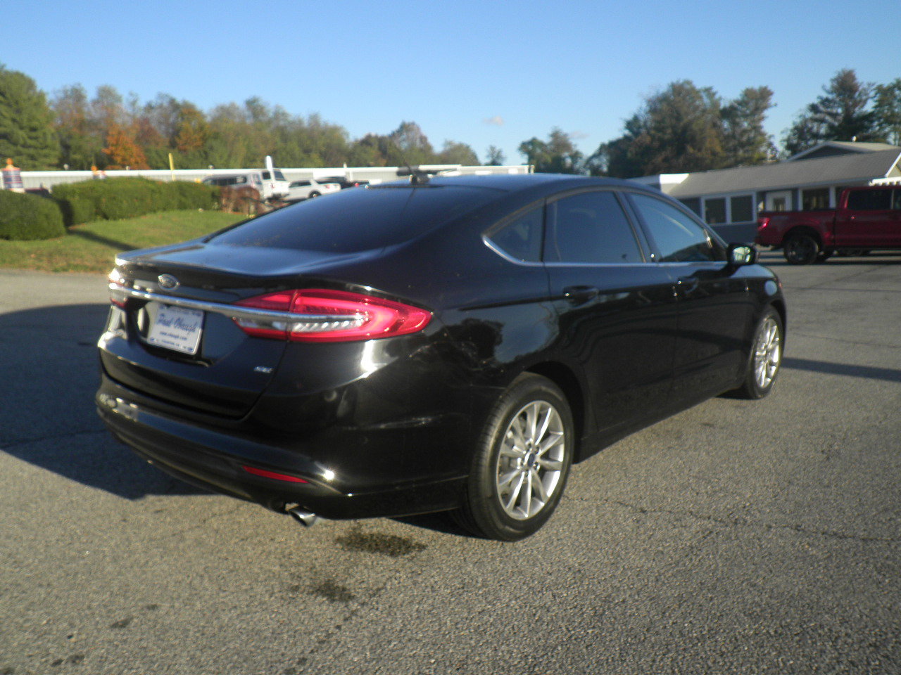 Used 2017 Ford Fusion SE image 7