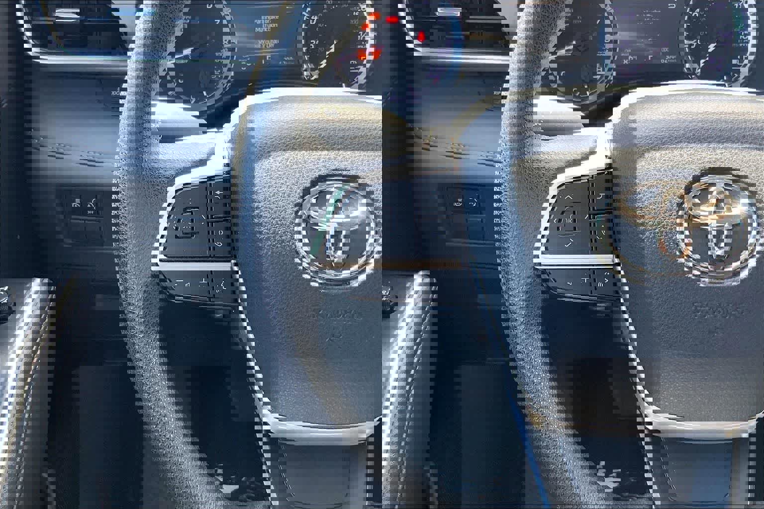 Used 2023 Toyota Highlander L image 24