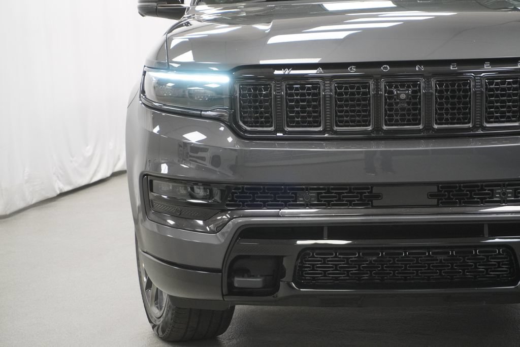 Certified 2025 Jeep Grand Wagoneer Series III w/ Rear Seat Video Group 1 AWD/4WD image 7