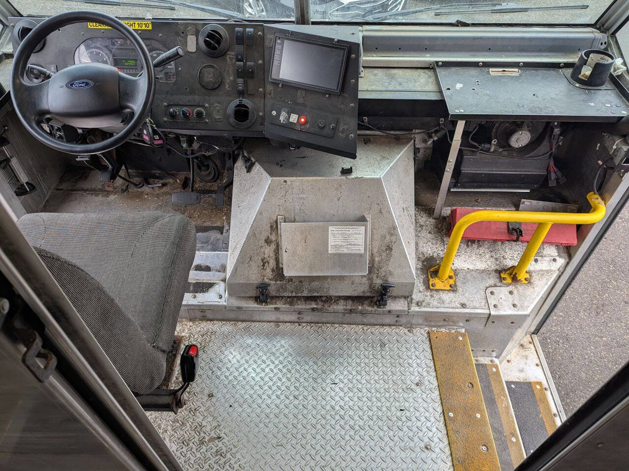 Used 2019 Ford E-450 and Econoline 450 Super Duty image 19