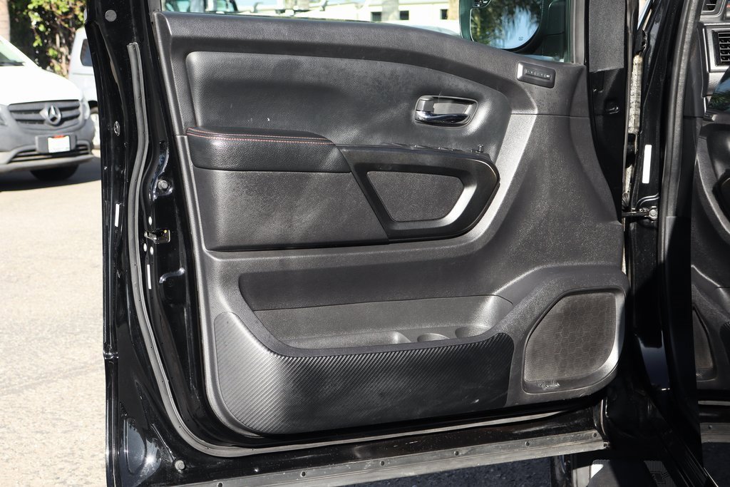Used 2021 Nissan Titan PRO-4X w/ Pro-4x Convenience Package image 16