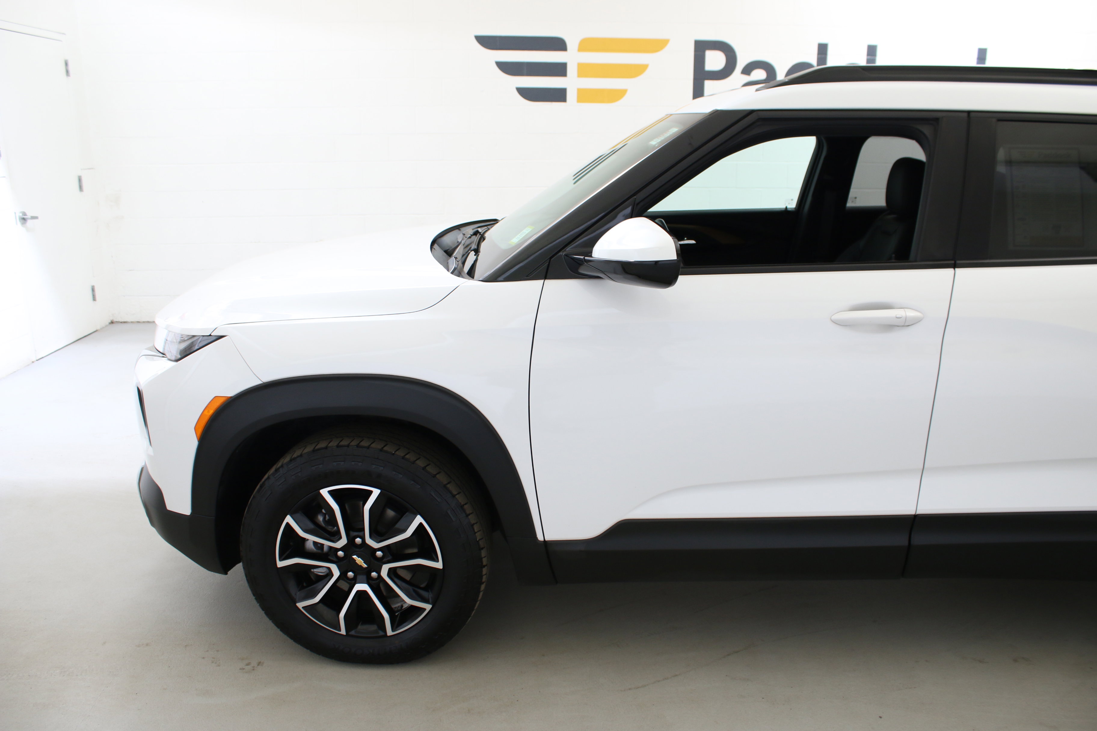 Used 2023 Chevrolet TrailBlazer ACTIV w/ Sun and Liftgate Package image 5