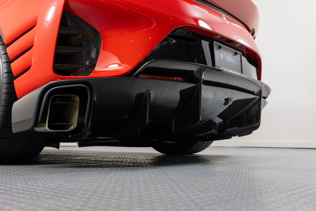 Used 2023 Ferrari 812 Competizione RWD image 8