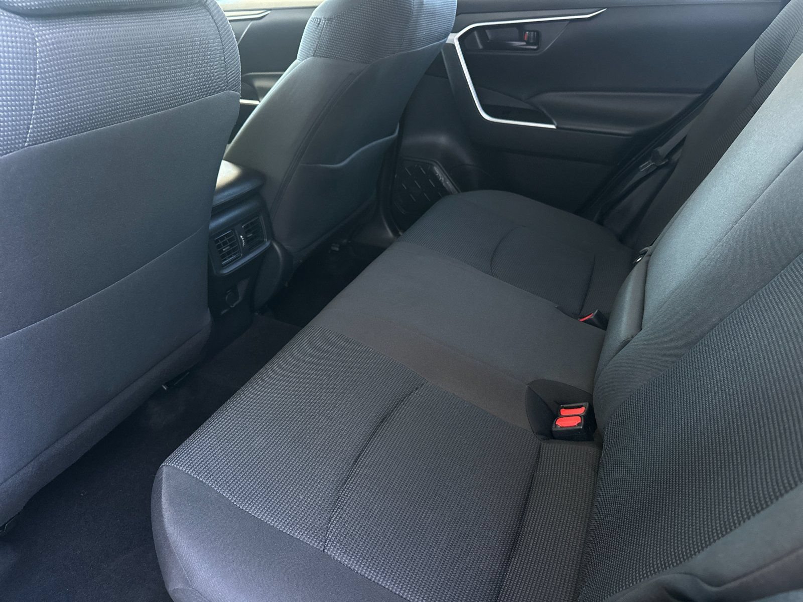 Used 2024 Toyota RAV4 LE AWD/4WD image 11