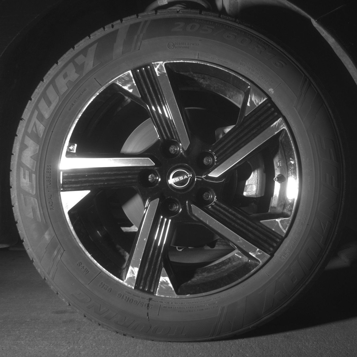 Used 2025 Nissan Sentra SV image 13