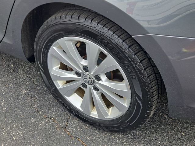 Used 2017 Volkswagen Golf S AWD/4WD image 30