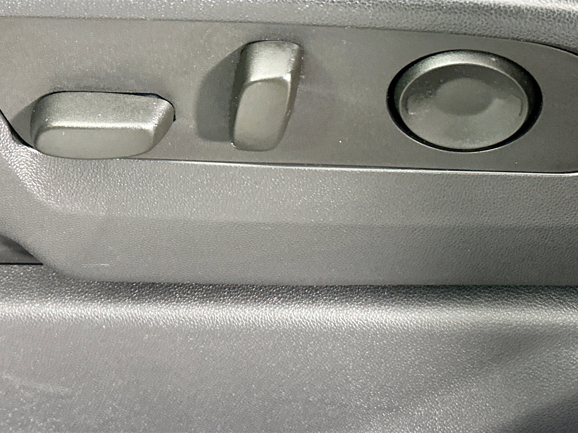 Used 2023 Chevrolet Silverado 1500 Custom image 13