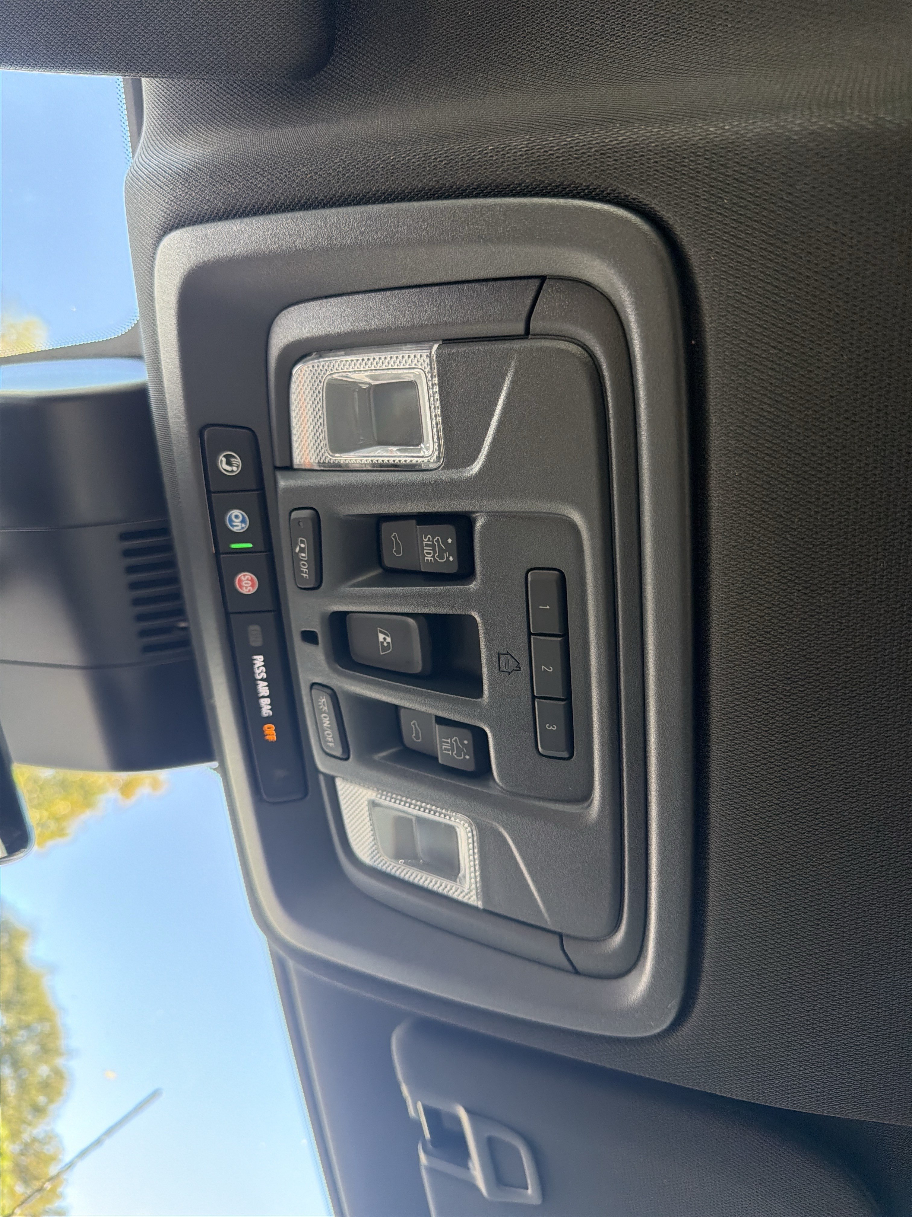 Used 2025 GMC Sierra 2500 AT4 w/ AT4 Premium Plus Package AWD/4WD image 23