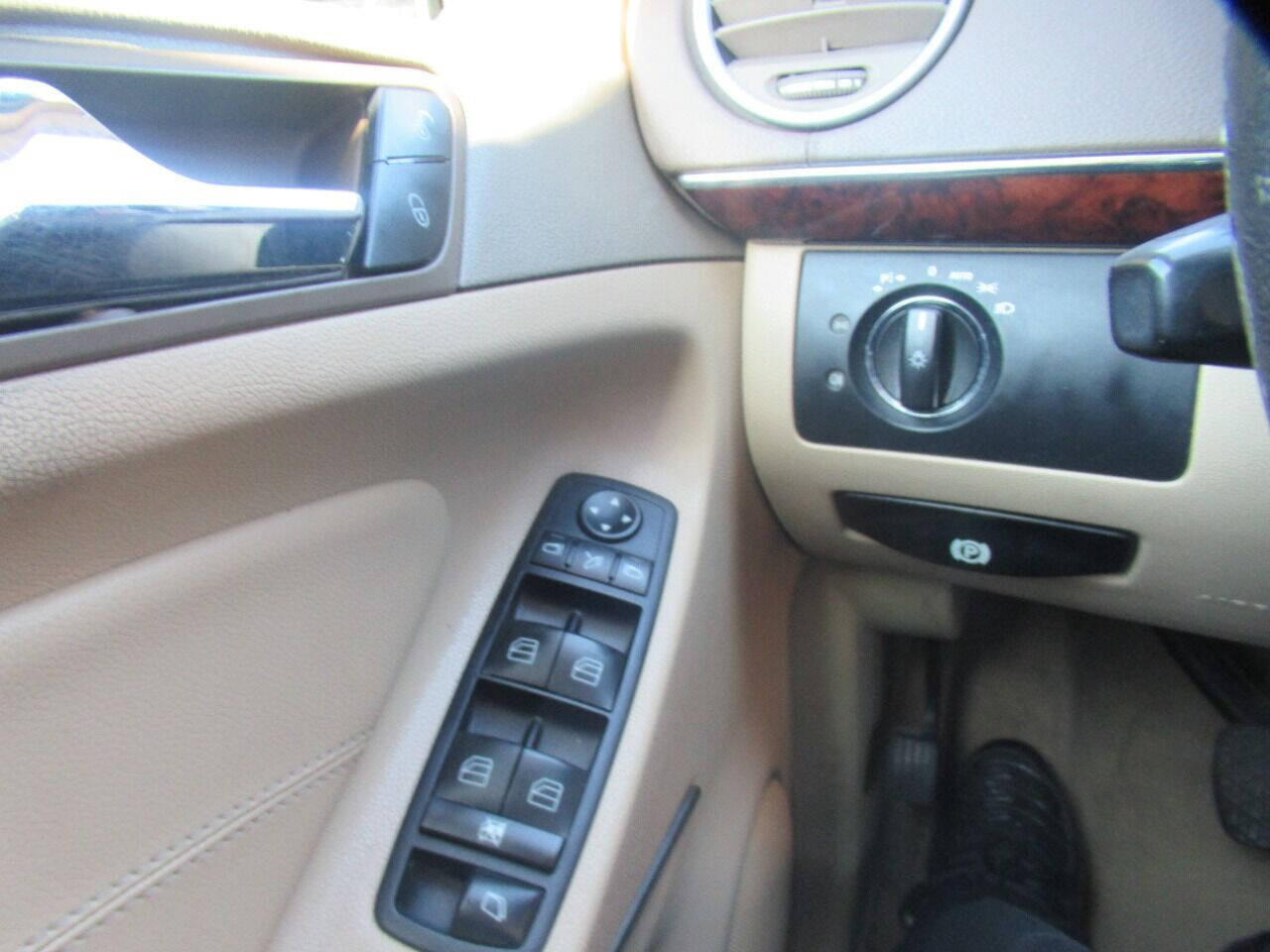 Used 2011 Mercedes-Benz GL 450 4MATIC image 34