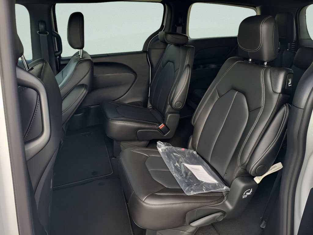 New 2026 Chrysler Voyager LX FWD image 23