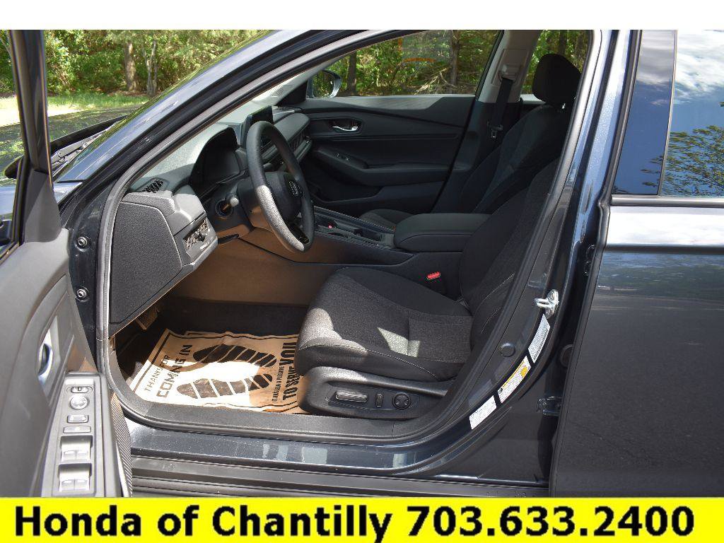 Used 2025 Honda Accord SE image 27