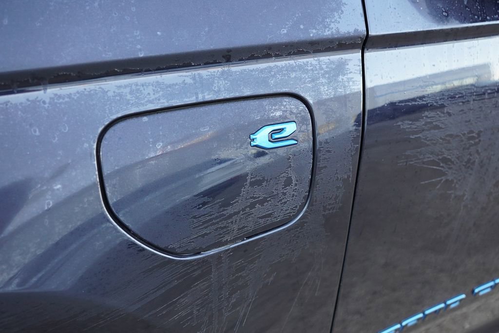 Used 2023 Jeep Grand Cherokee 30th Anniversary image 14