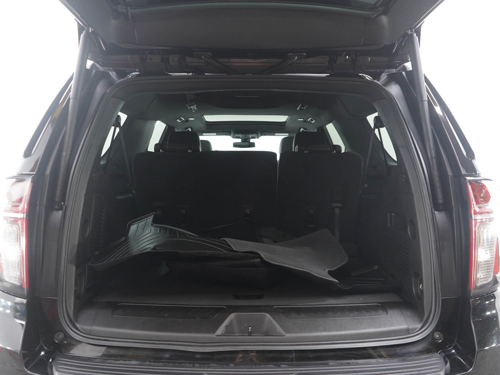 Used 2021 Chevrolet Suburban LT image 18