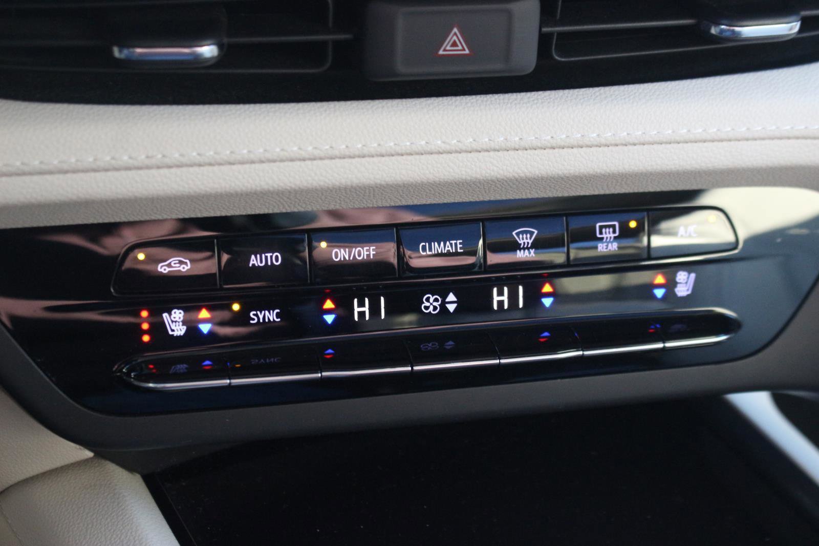 Used 2022 Buick Envision Avenir w/ Safety Package image 27