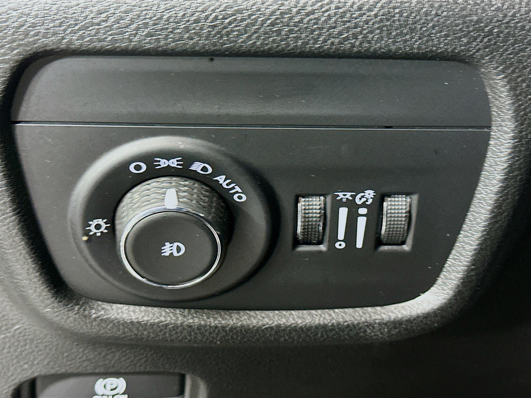 Used 2024 Jeep Grand Cherokee Limited image 17