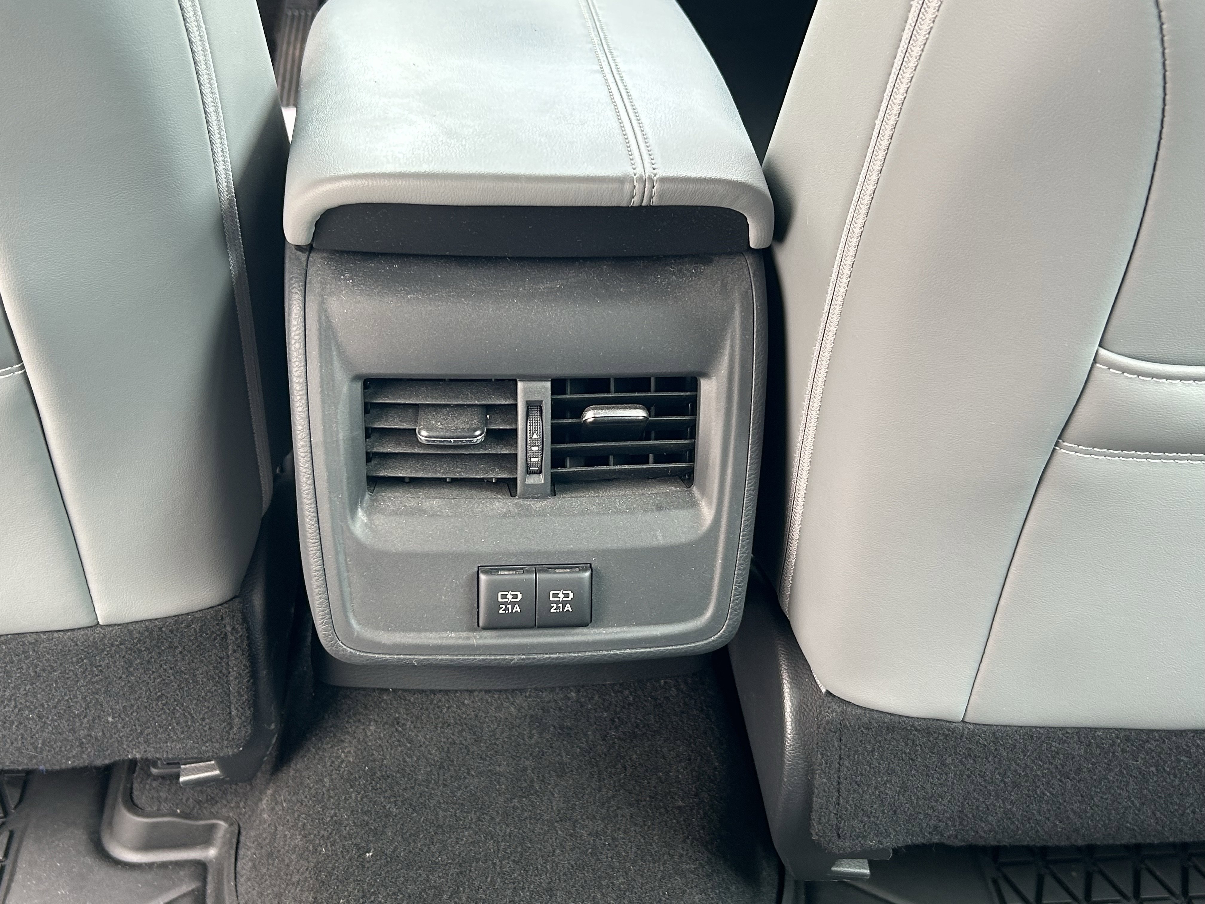 Certified 2019 Toyota Avalon XLE w/ Moonroof Package FWD image 18