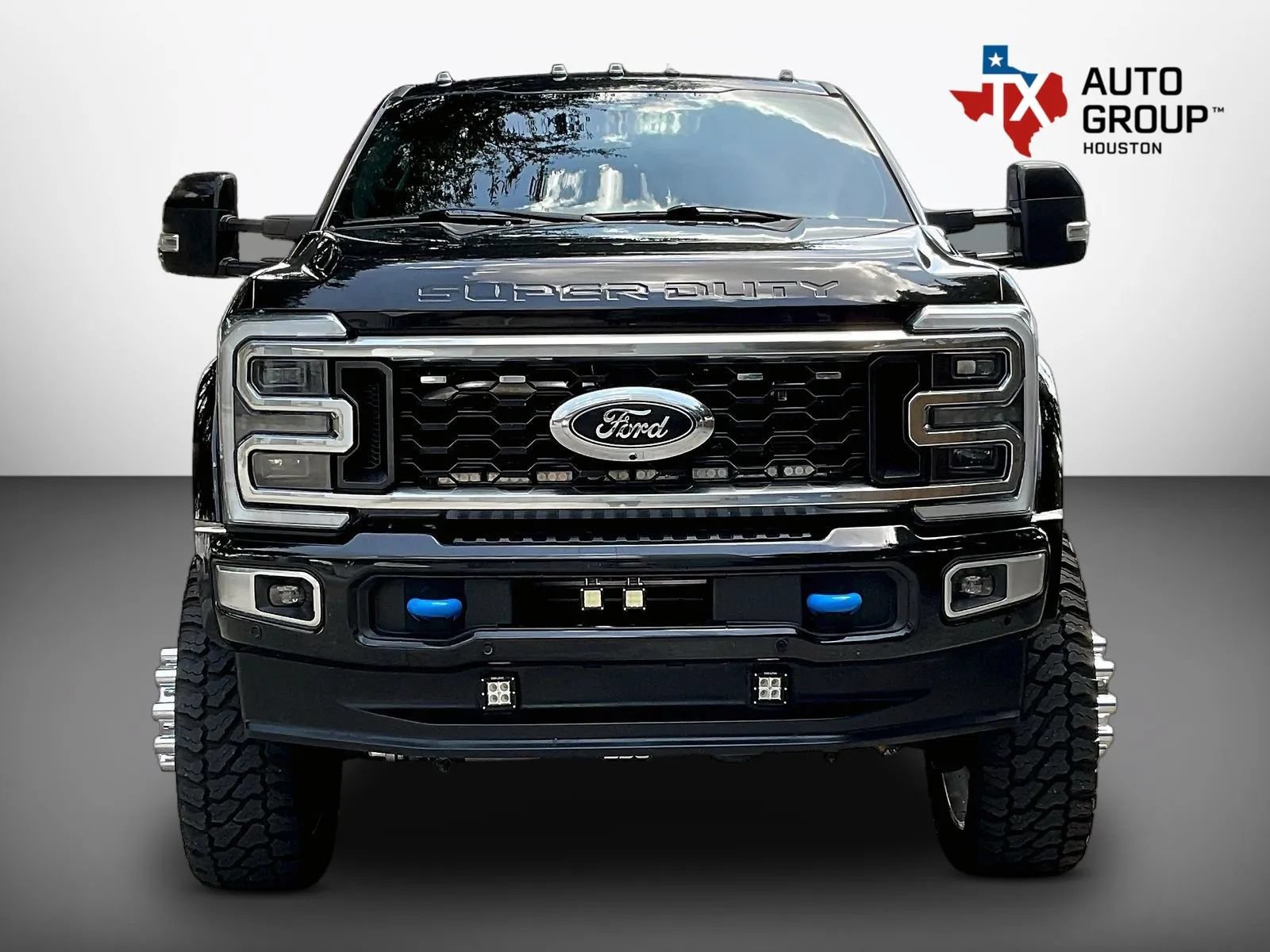 Used 2023 Ford F450 Platinum w/ FX4 Off-Road Package AWD/4WD image 6