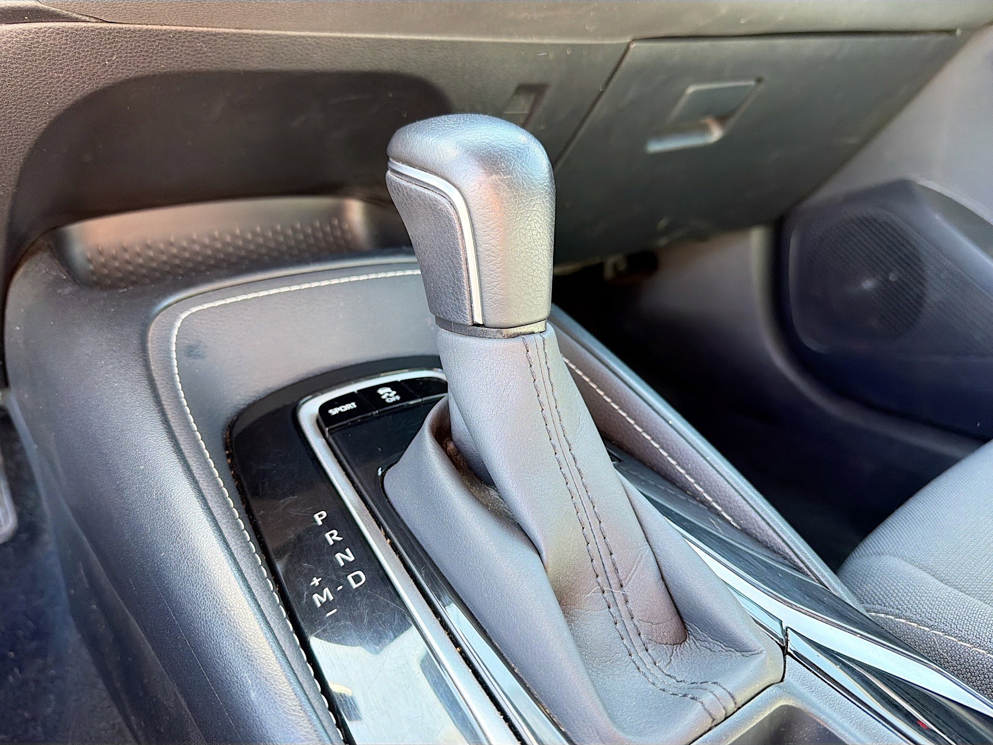 Used 2021 Toyota Corolla SE w/ SE Preferred Package FWD image 10