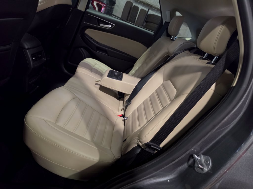 Used 2024 Ford Edge SEL AWD/4WD image 7
