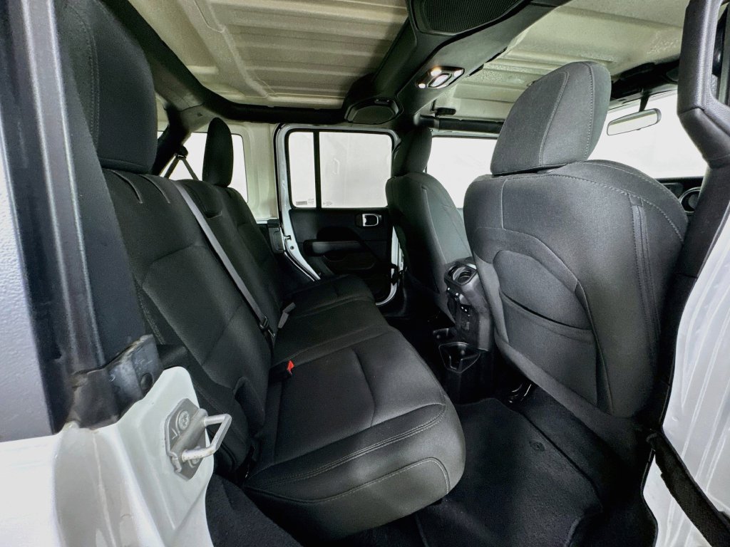 Used 2019 Jeep Wrangler Unlimited Sahara AWD/4WD image 33