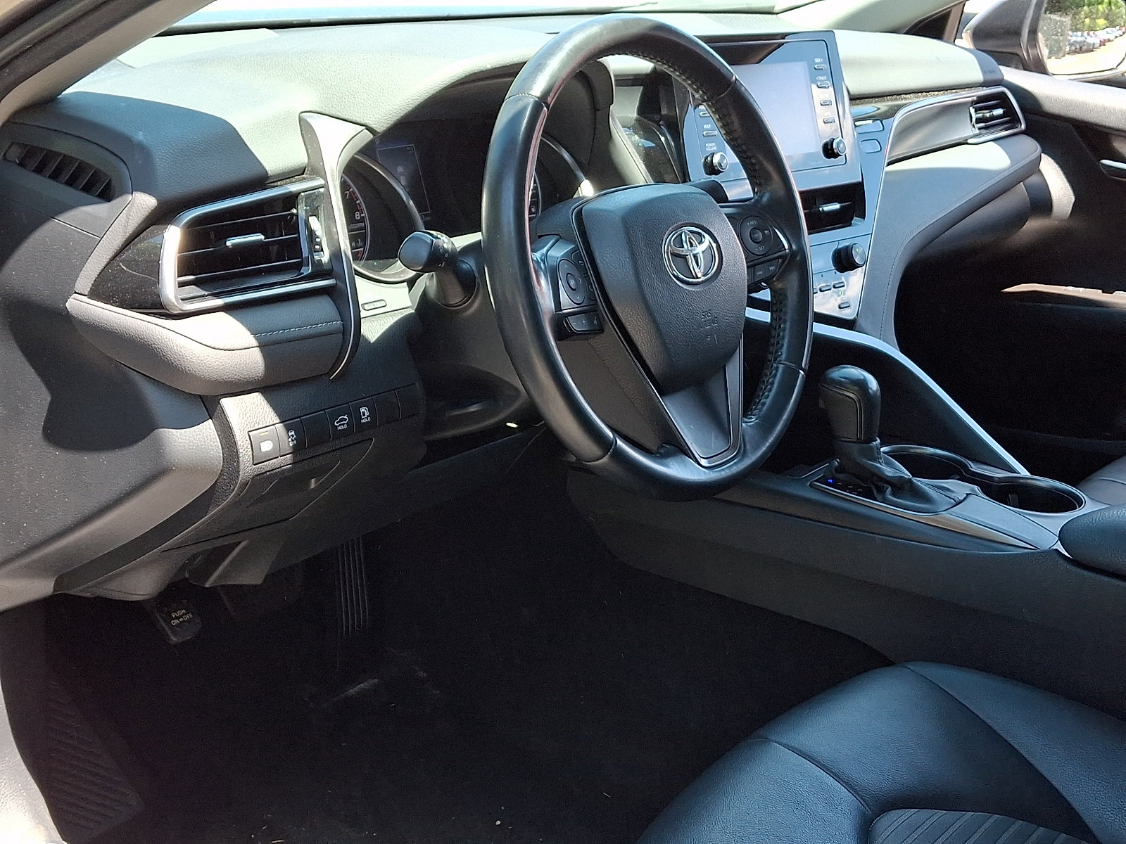 Used 2021 Toyota Camry SE FWD image 24