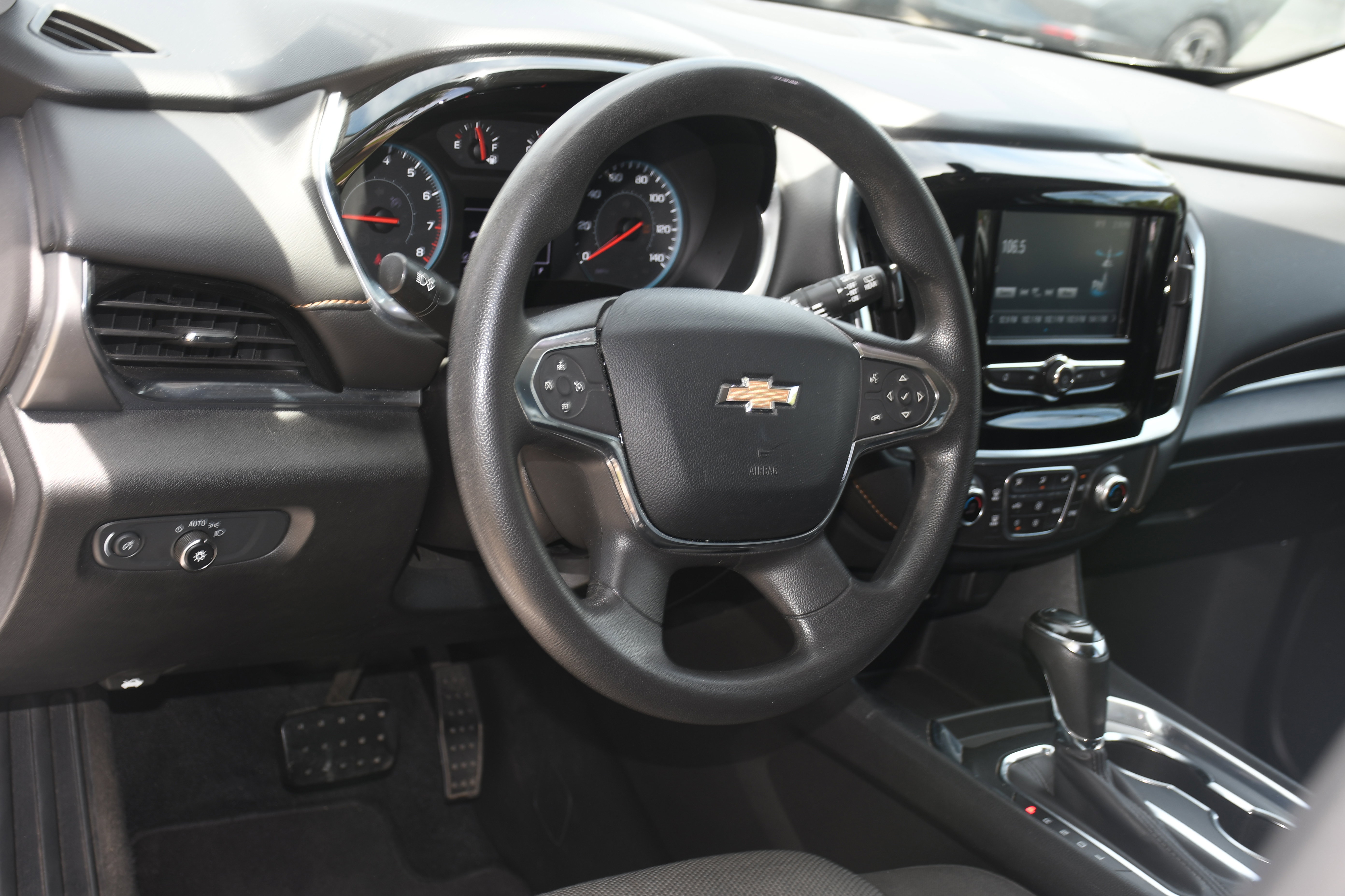 Used 2019 Chevrolet Traverse LS FWD image 8