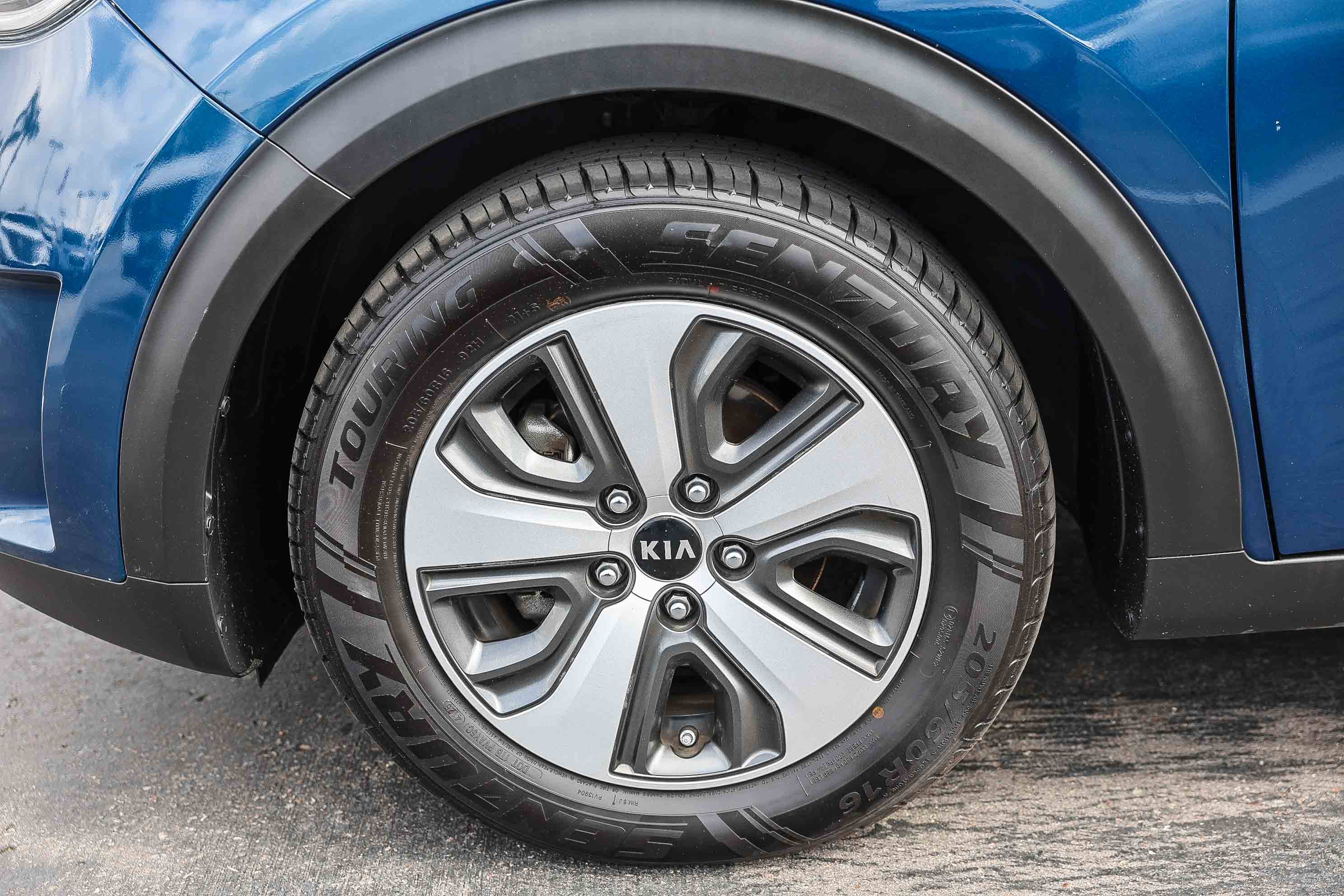 Used 2017 Kia Niro LX image 28