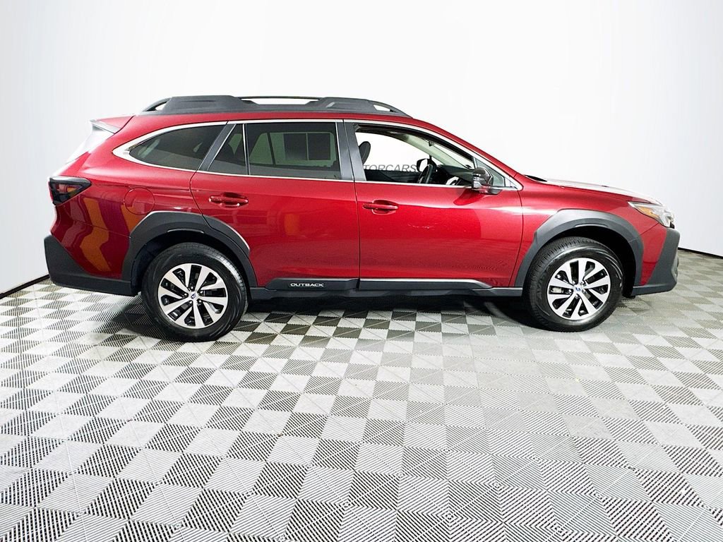 Used 2025 Subaru Outback Premium image 8