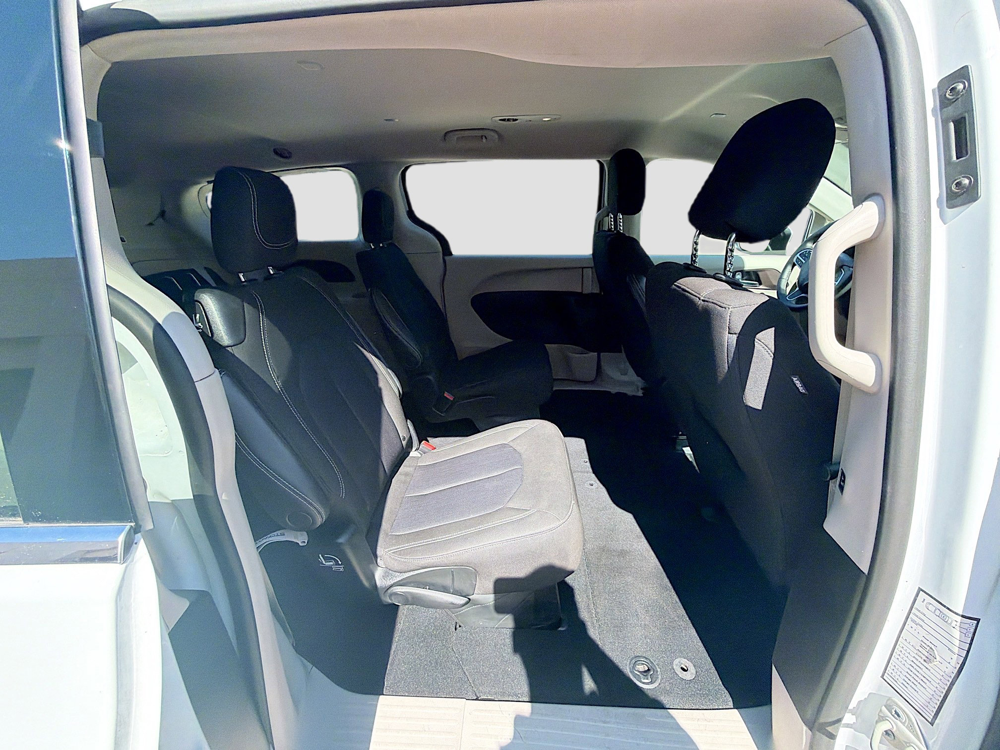 Used 2023 Chrysler Voyager LX FWD image 27