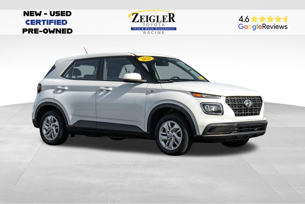 Used 2023 Hyundai Venue SE FWD image 1