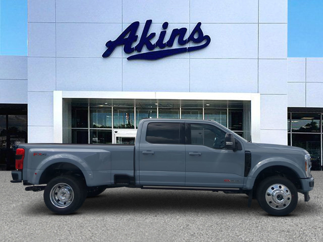 New 2026 Ford F450 Platinum w/ FX4 Off-Road Package