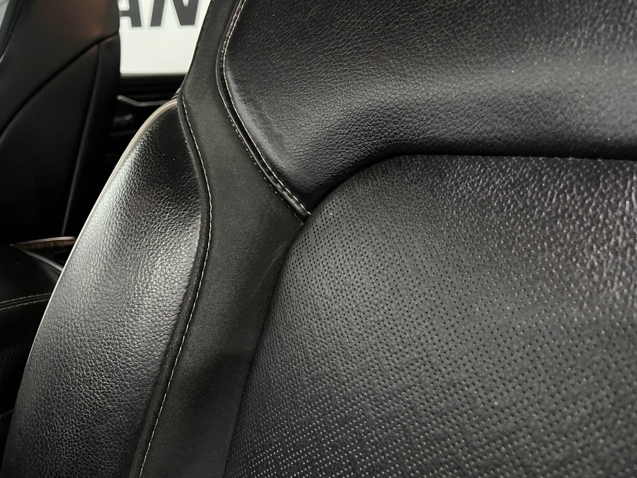 Used 2020 RAM 1500 Laramie AWD/4WD image 17