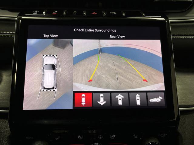 Used 2023 Jeep Grand Cherokee Limited w/ Luxury Tech Group II image 10