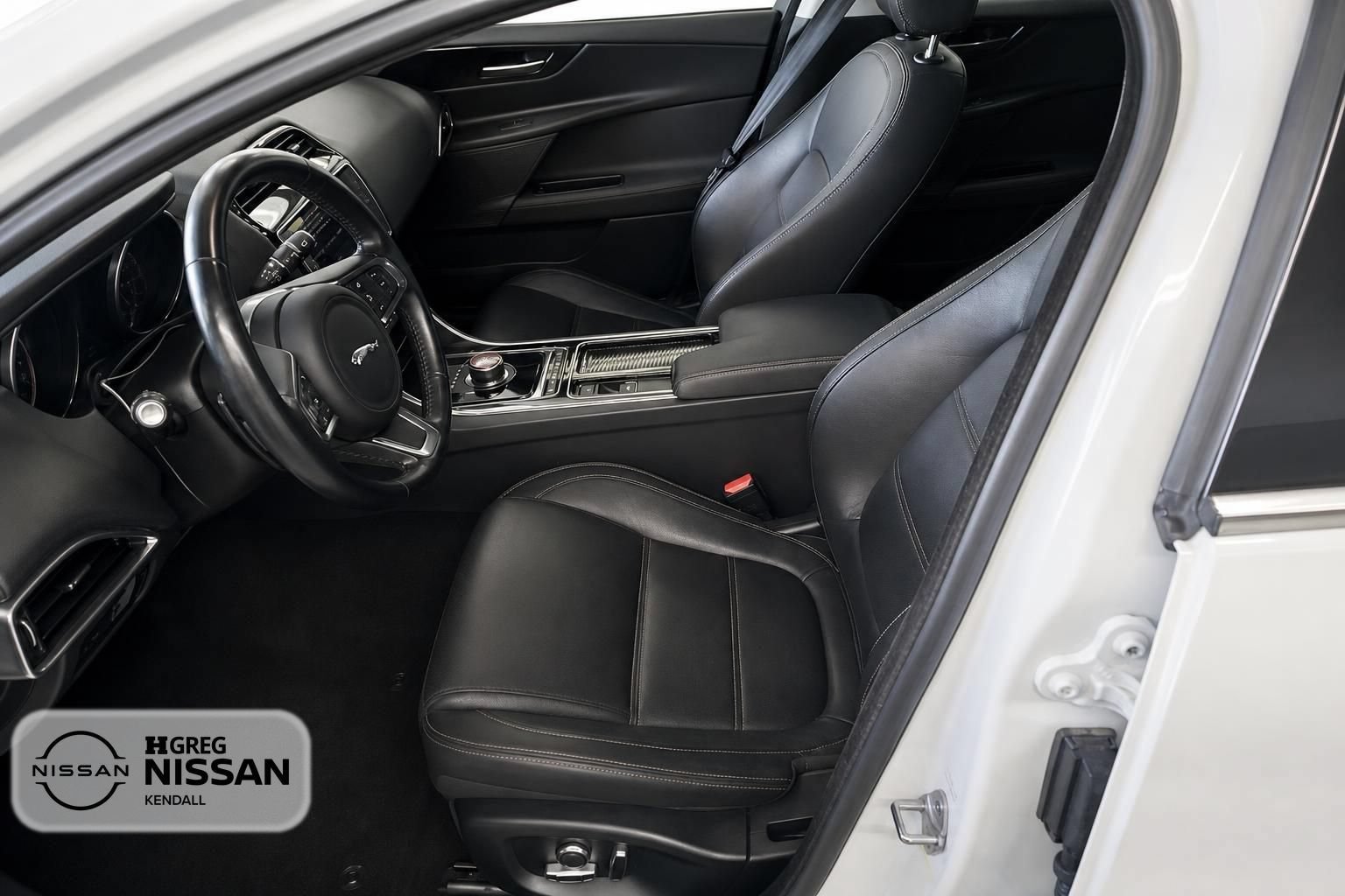 Used 2019 Jaguar XE Prestige AWD/4WD image 7