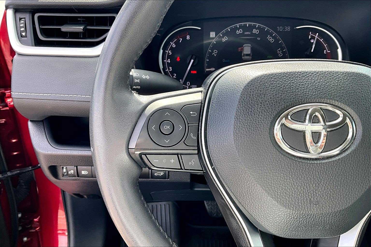 Used 2025 Toyota RAV4 XLE w/ Convenience Package AWD/4WD image 11
