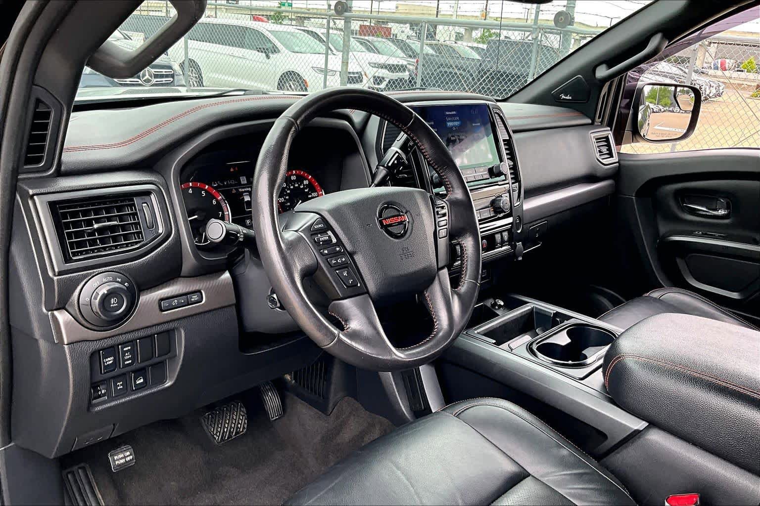 Used 2021 Nissan Titan PRO-4X w/ Pro-4x Convenience Package AWD/4WD image 16