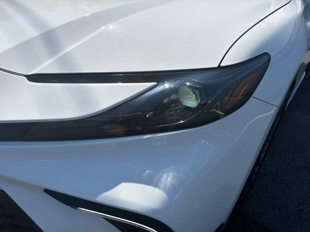 Used 2025 Toyota Camry SE w/ Convenience Package FWD image 9