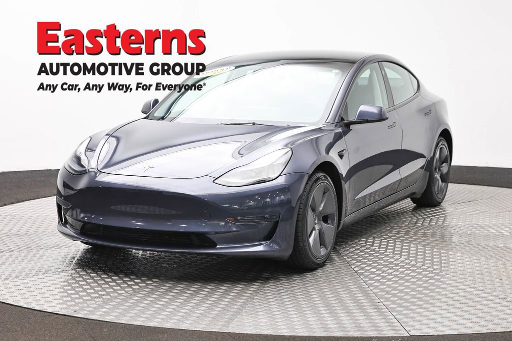 Used 2023 Tesla Model 3 Standard Range RWD image 1