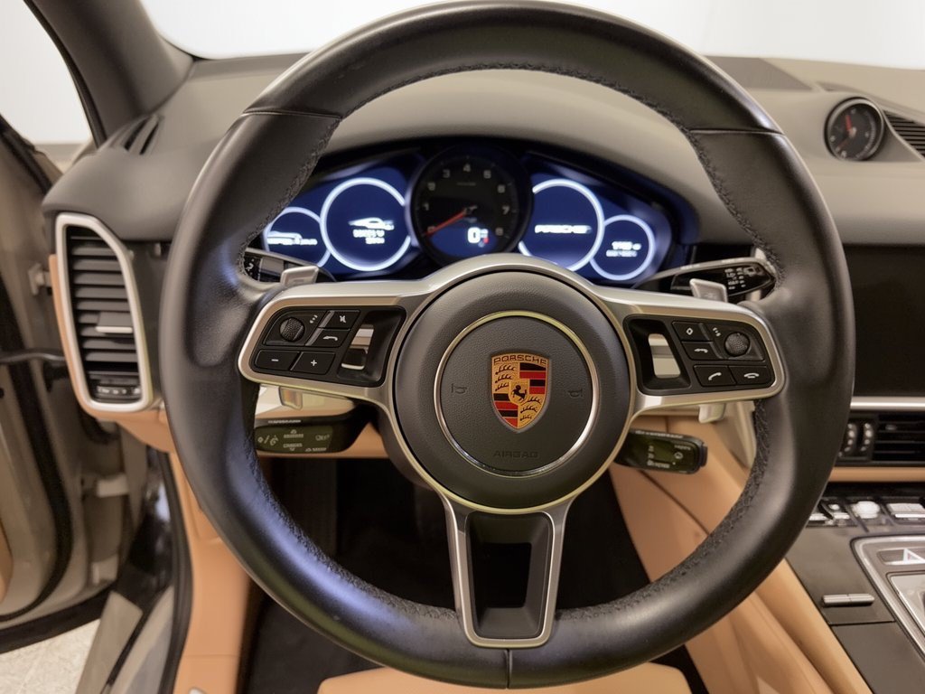 Used 2023 Porsche Cayenne AWD/4WD image 4
