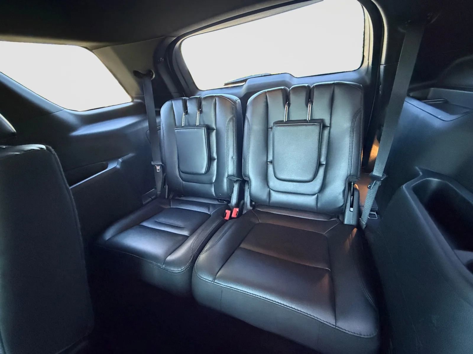 Used 2019 Ford Explorer XLT w/ Equipment Group 202A AWD/4WD image 16