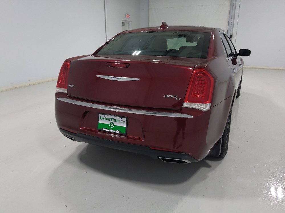 Used 2017 Chrysler 300 C image 7