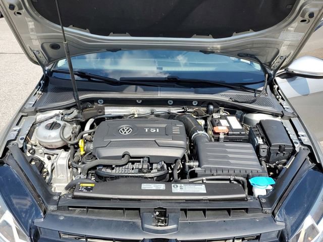 Used 2015 Volkswagen Golf 4-Door image 16