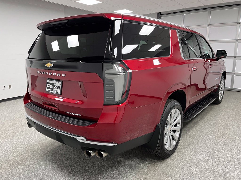 Used 2025 Chevrolet Suburban Premier AWD/4WD image 10